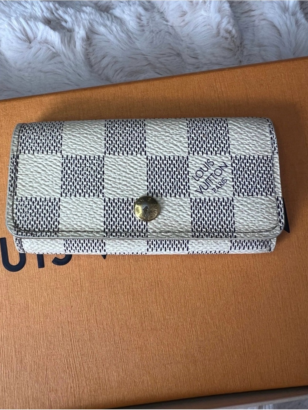 Louis Vuitton Damier Azur Key Holder - Picture 2 of 7